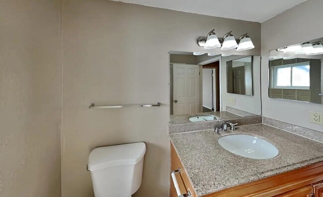 Building Photo - 34314 27th Ave SW