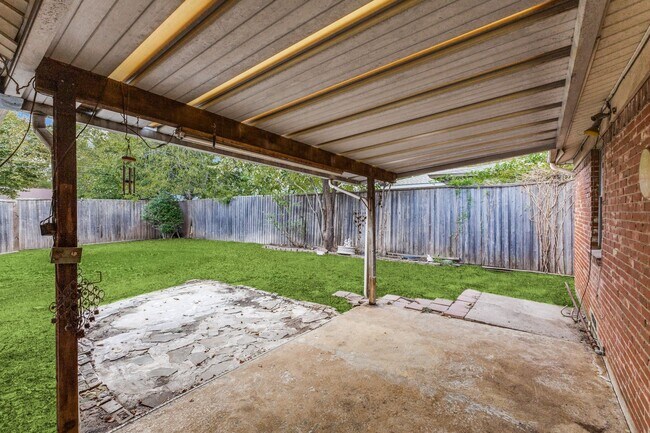 Building Photo - 10107 Muskogee Dr