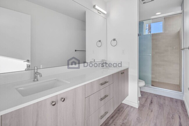 Building Photo - 2505 E Union St