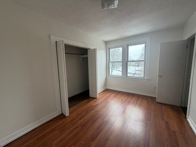 Building Photo - 57 Maltby St