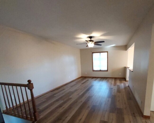 Building Photo - Nice 4 Bedroom 2 Bathroom house in Hudson