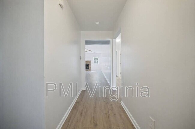 Building Photo - 1853 Rising Sun Arch