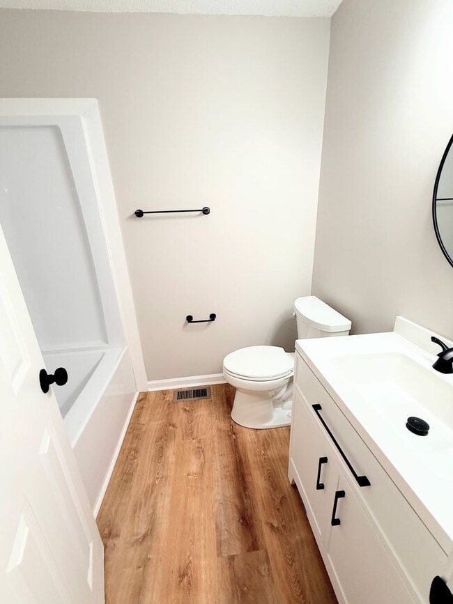 Building Photo - Located in Carrollton!!!