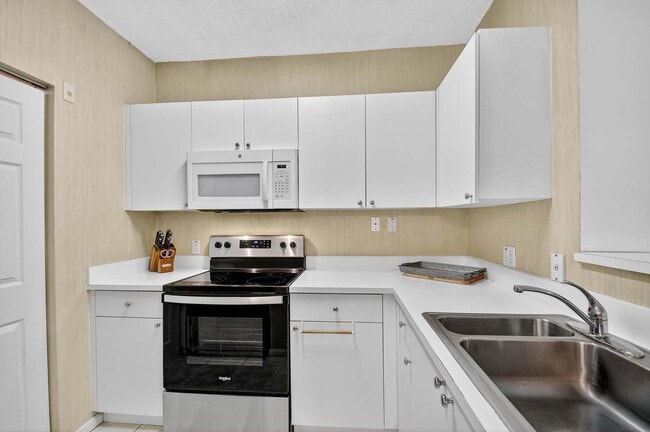 Building Photo - 11740 St Andrews Place