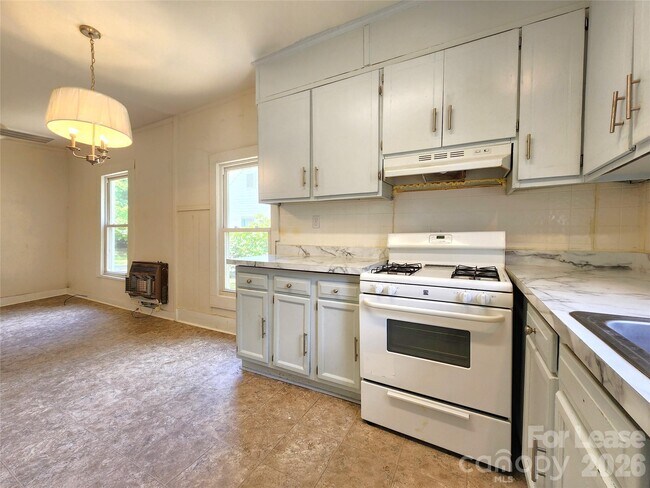 Building Photo - 49 Cline Ave SW