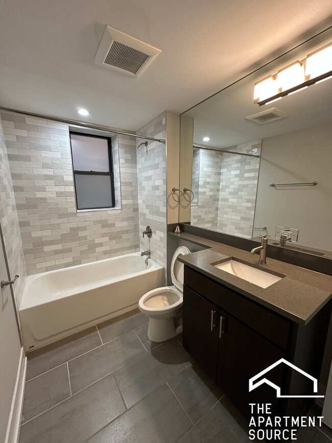 Building Photo - 918 Crain St