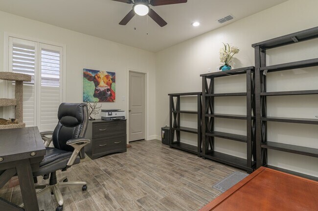 Building Photo - 133 Heron Dr