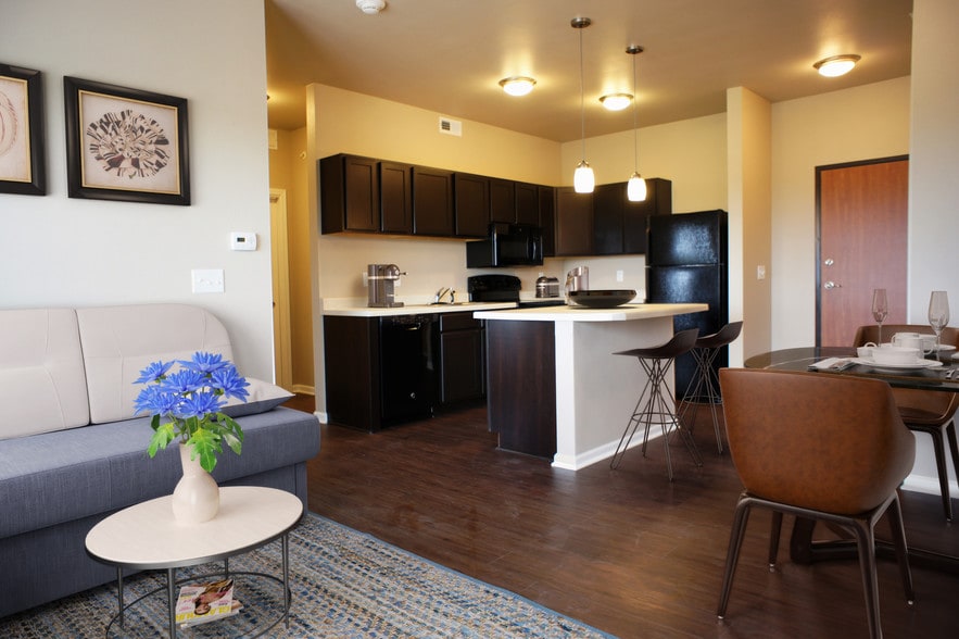 Primary Photo - Capitol Grove Apartments