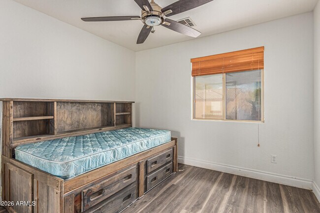 Building Photo - 11114 W Pierson St