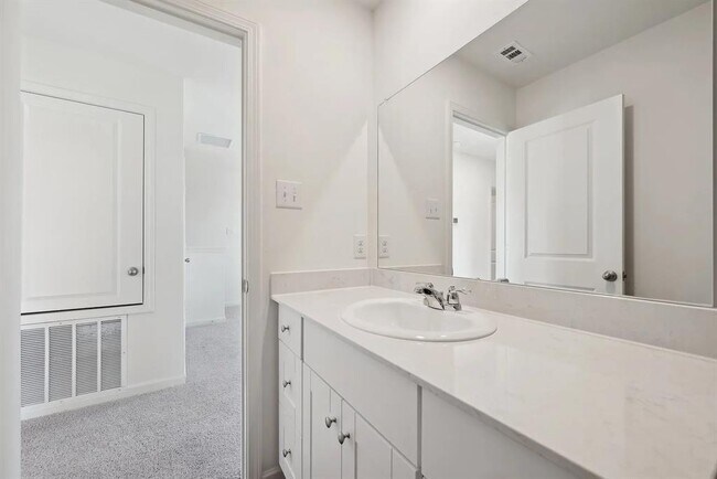 Building Photo - 1109 Delta Crst