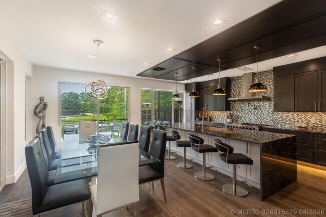 Building Photo - 8216 Heritage Club Dr
