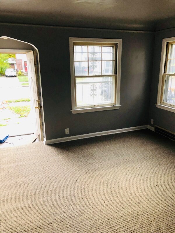 Building Photo - 13934 Montrose St