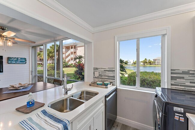 Building Photo - 353 S US Hwy 1