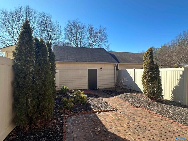 Building Photo - 1536 Four Mile Post Rd SE