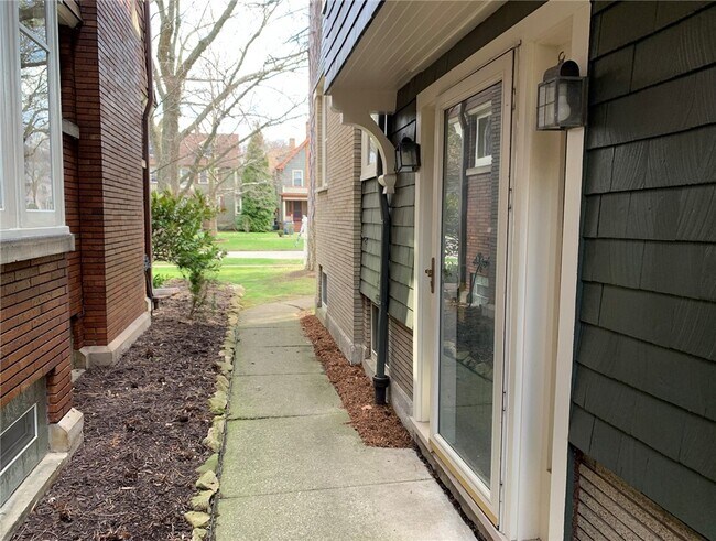 Building Photo - 57 Calumet St