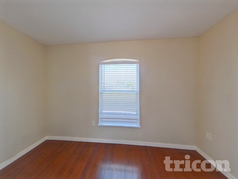 Building Photo - 970 Cambridge Ct