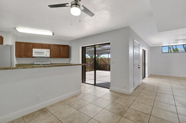 Building Photo - 44 Springdale Cir