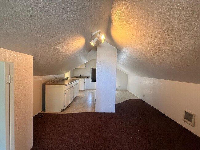 Building Photo - 310 16th St SE