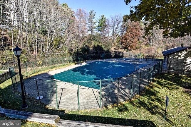 Building Photo - 6135 Edsall Rd