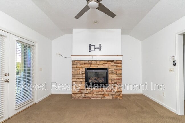 Building Photo - 2084 Allenridge Dr