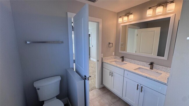 Building Photo - 11728 Shirburn Cir