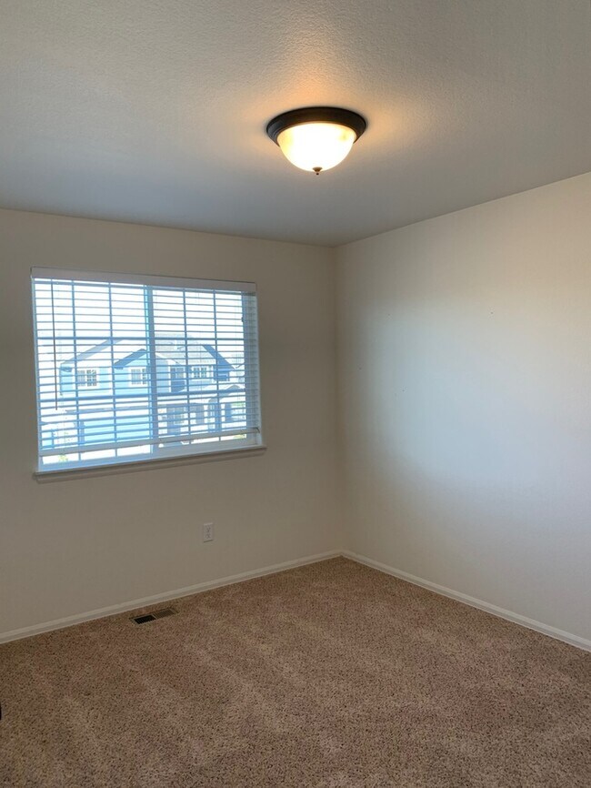 Building Photo - Spacious 3 Bedroom Home in Heron Pointe Subdivision in South Loveland/Berthoud!