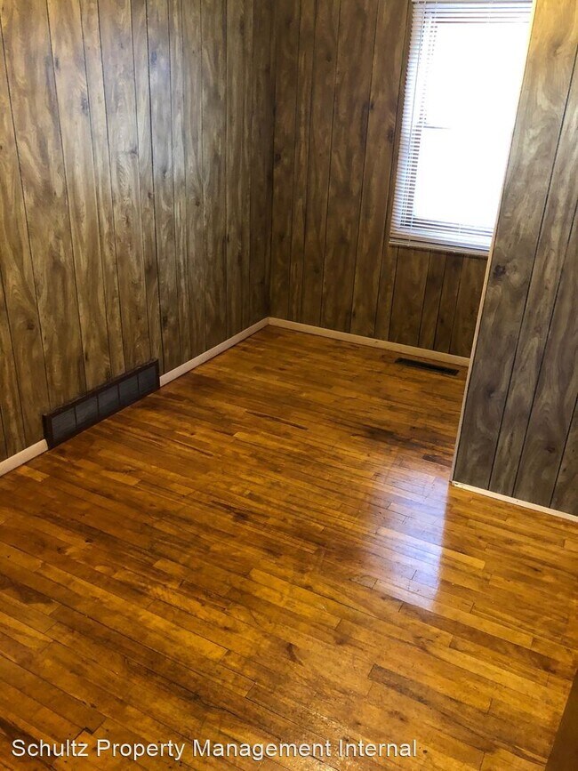 Building Photo - 2 br, 1 bath House - 2711 Maple Drive