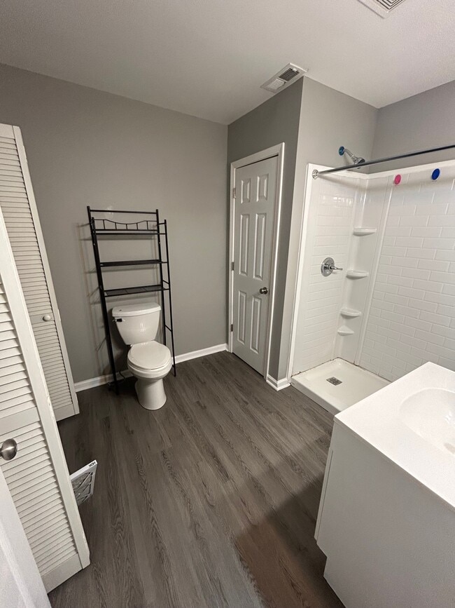 Building Photo - 3960 Craig Ave