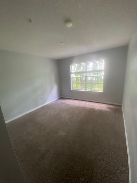 Building Photo - 4240 Summer Landing Dr