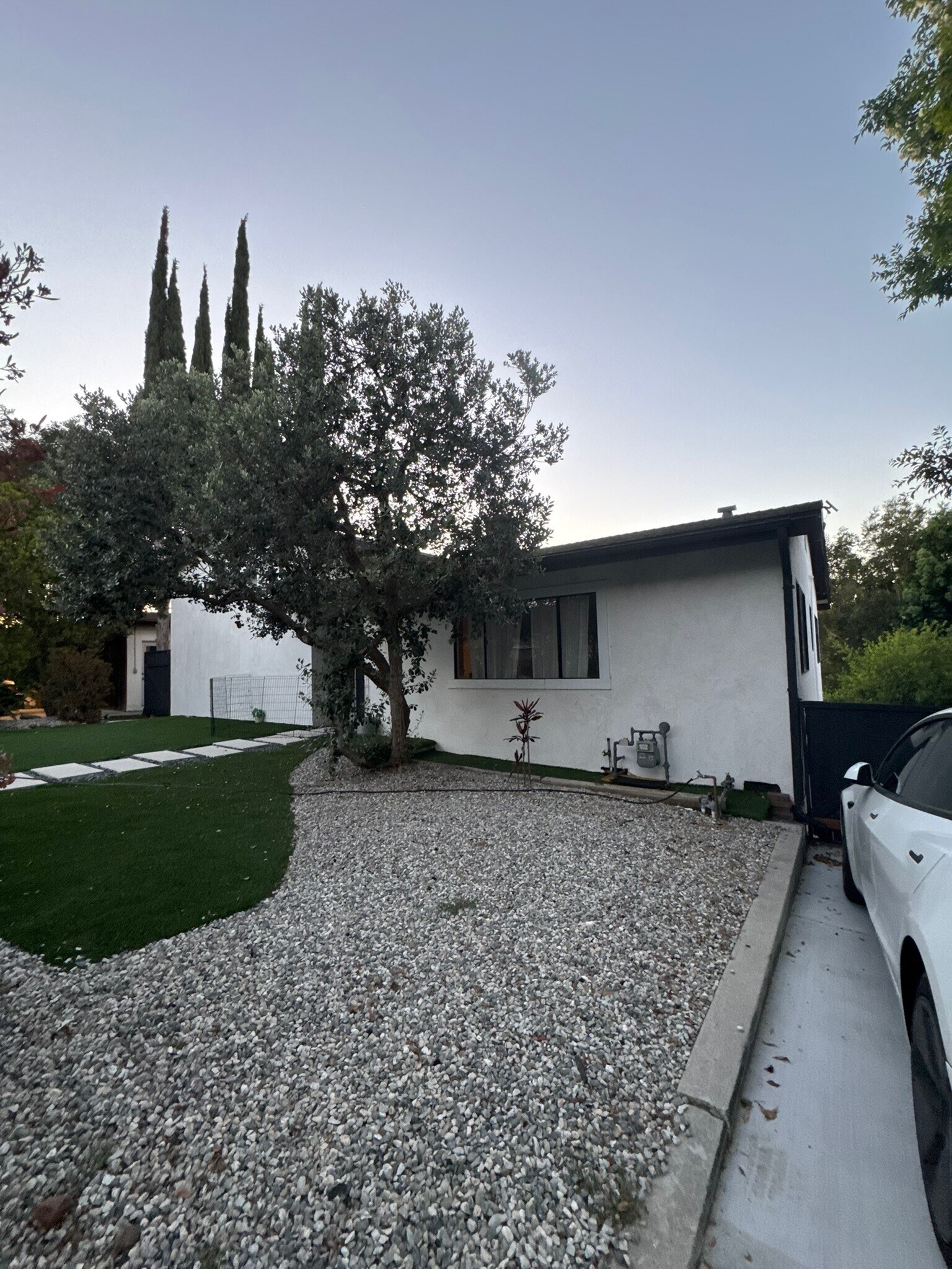 Building Photo - 23715 Valley View Rd