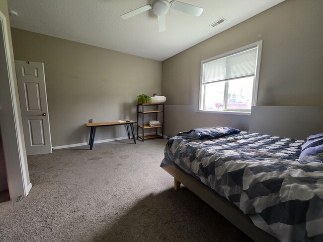 Building Photo - 3813 Marigold Dr