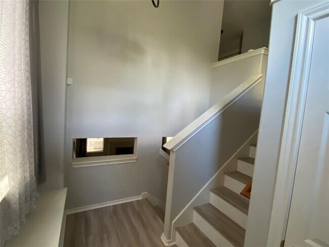 Building Photo - 38 Musgrove Pl