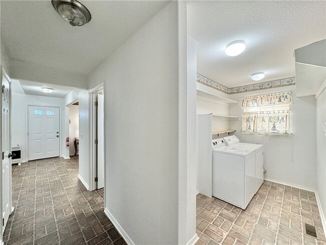 Building Photo - 171 Madison 2415