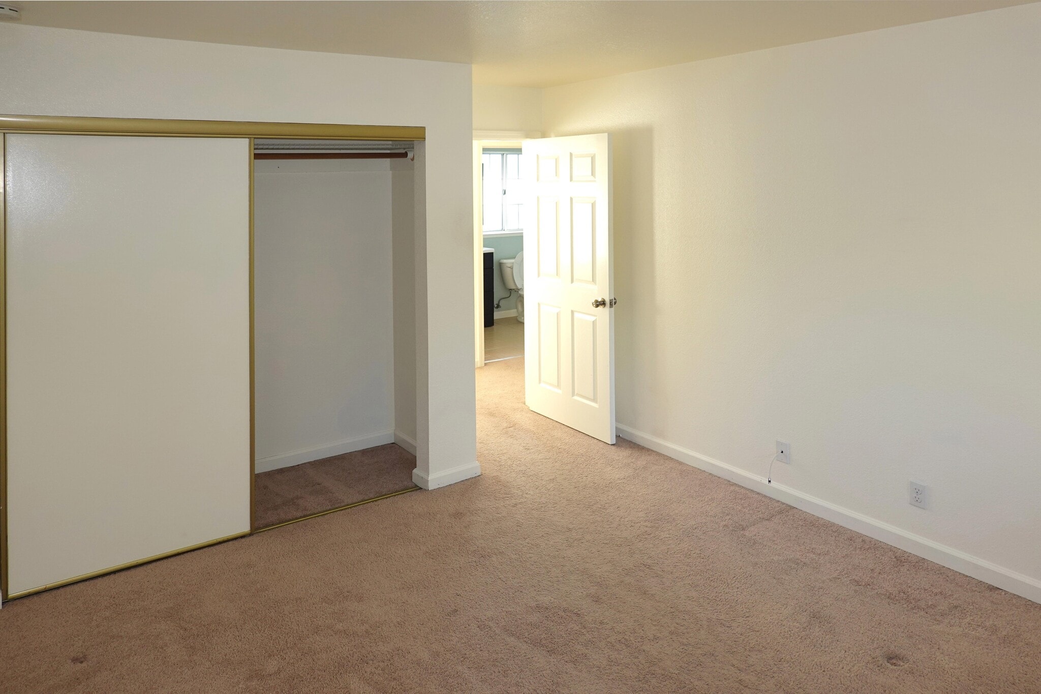 Bedroom 1 - 1013 Woodside Rd
