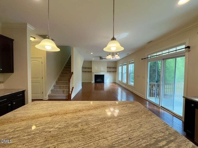 Building Photo - 4008 Vallonia Dr