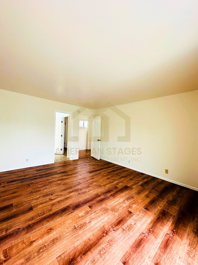 Building Photo - 307 N M St