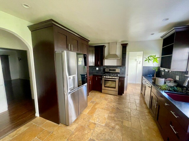 Kitchen - 1213 Hi Point St
