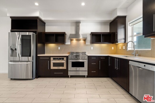 Building Photo - 13045 Pacific Promenade