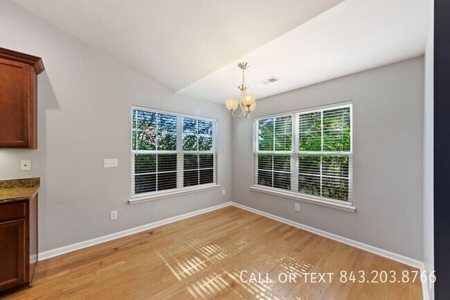 Building Photo - 341 Drayton Pl Dr