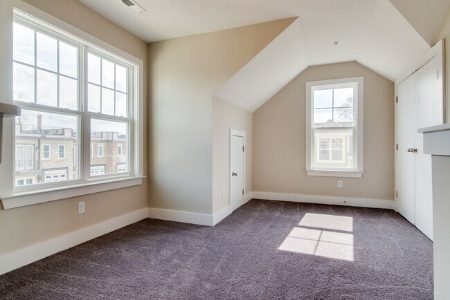 Building Photo - 223 22nd St