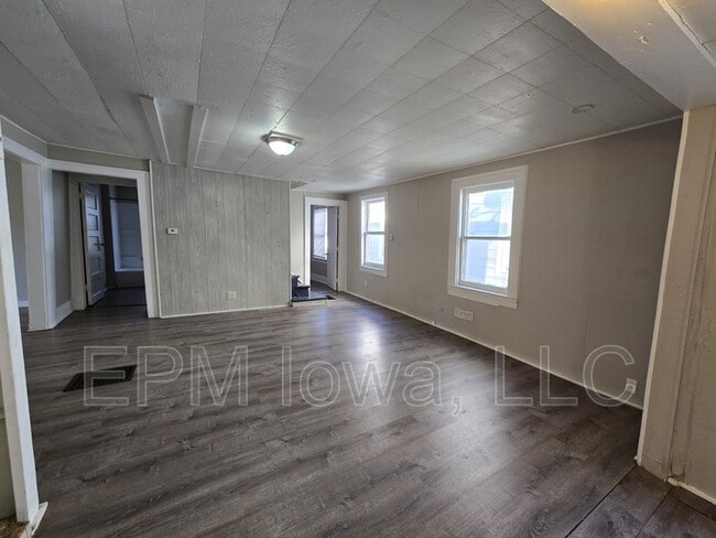 Building Photo - 109 Summit Ave