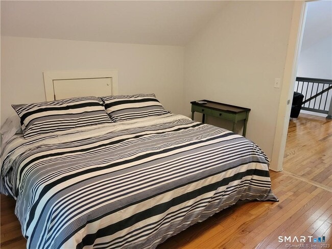 Building Photo - 531 Mill Hill Terrace