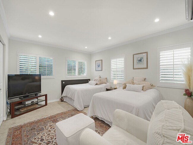 Building Photo - 19410 Shenango Dr