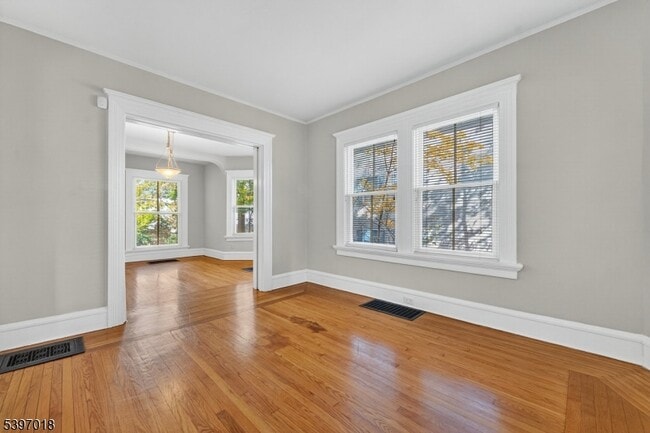 Building Photo - 94 Midland Ave