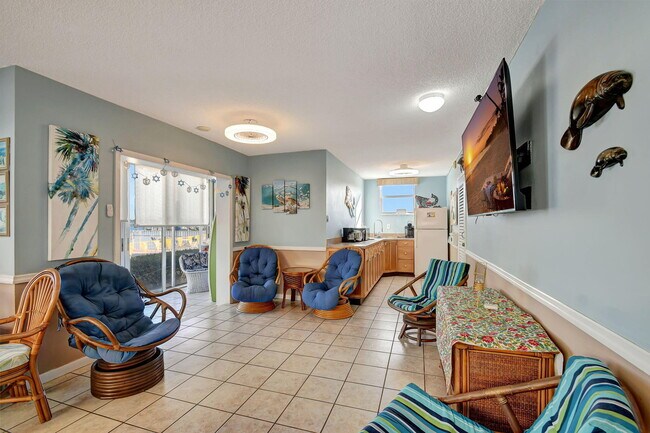 Building Photo - 1810 New Palm Way