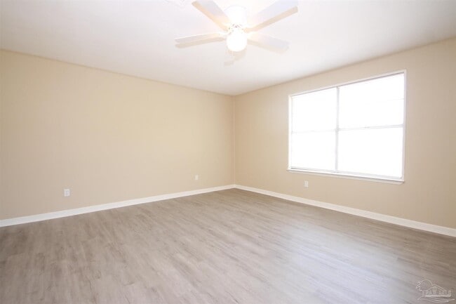 Building Photo - 7055 Coronado Dr