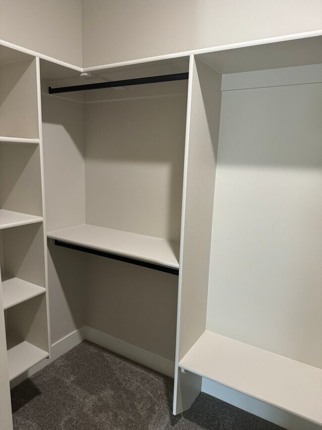 Building Photo - BEAUTIFUL 3 Bed 2 Bath Twin home in Sugar city!