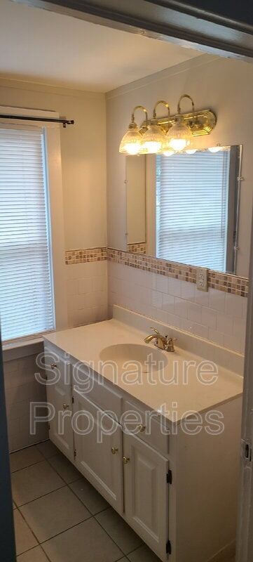 Building Photo - 5421 Blue Ridge Ave