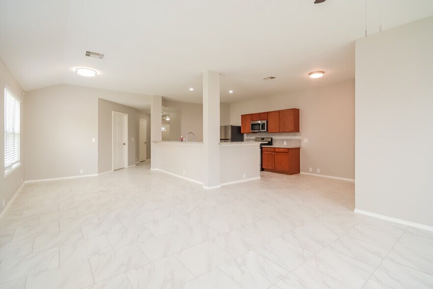 Building Photo - 6027 Water Violet Ln