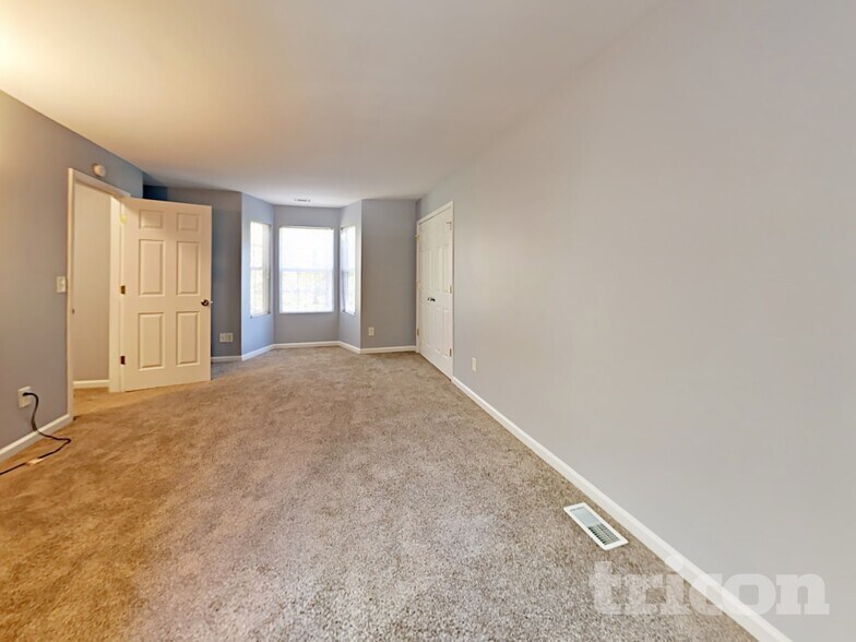 Building Photo - 3912 Laurel Bend Dr